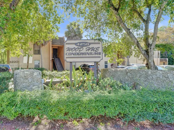 4220 NW 21st St APT 206, Lauderhill, FL 33313