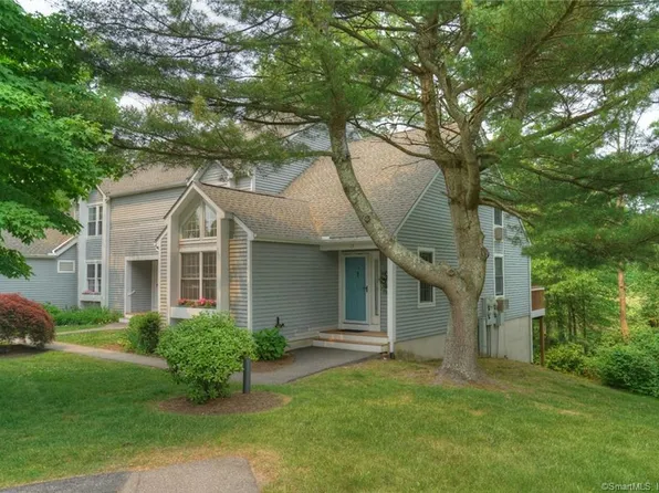 13 Whitehall Pond #13, Stonington, CT 06355