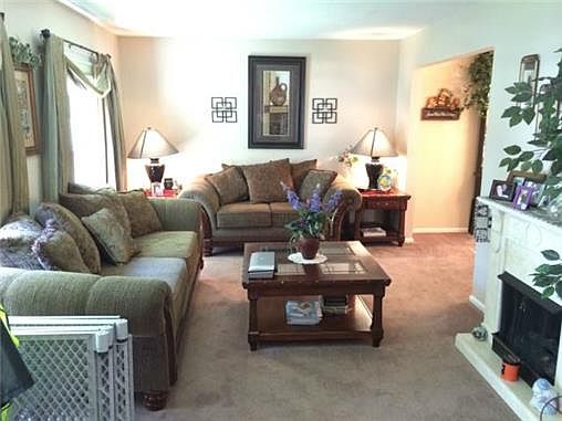 2nd image of 10824 W 100th Pl