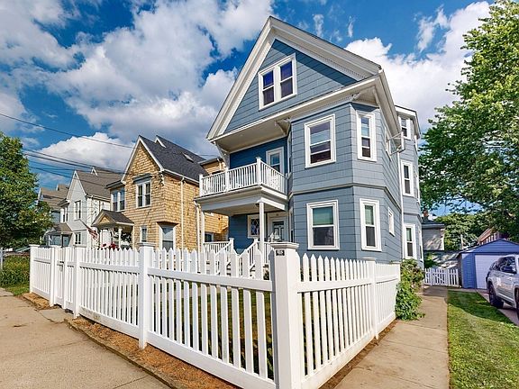 4th image of 14 Bayard St