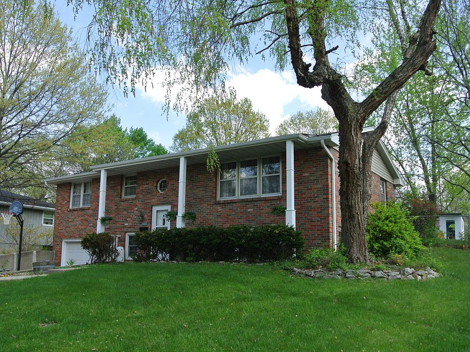 1st image of 1919 Doris Dr