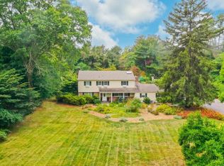 26 Harbor Hill Dr, Huntington, NY 11743