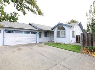 109 SE Yorktown Dr, Grants Pass, OR 97527