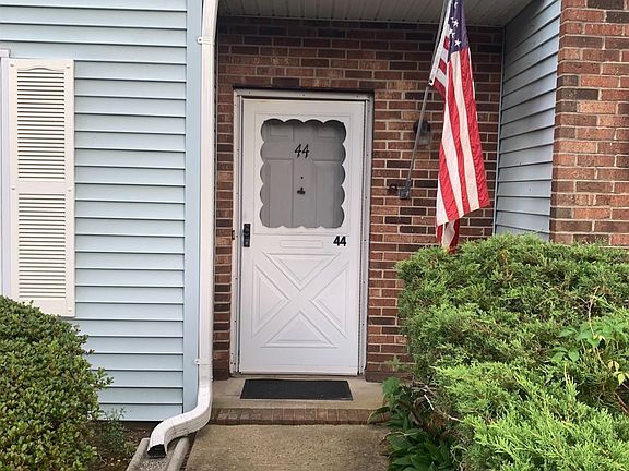 2nd image of 44 Deerfield Ln