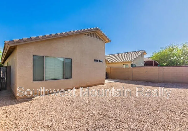 1140 W Oak Tree Ln — Photo 34