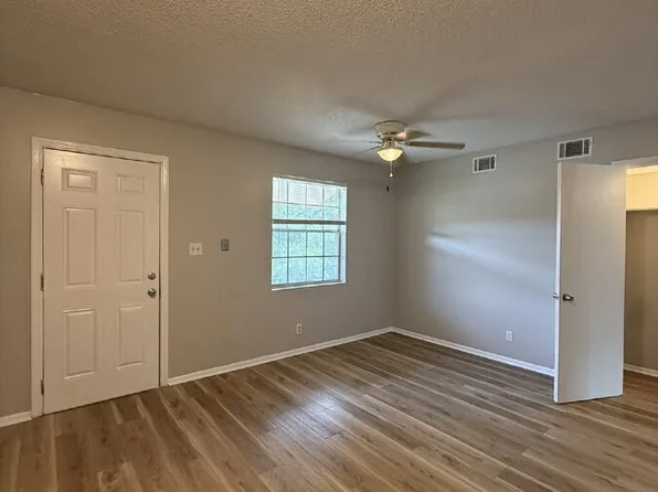 101 Woodhouse Ln #D, Savannah, GA 31406
