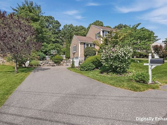 3rd image of 12 Heritage Dr