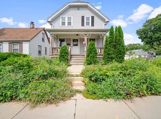 2001 S 89th St, West Allis, WI 53227