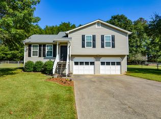 61 Winchester Dr, Euharlee, GA 30145