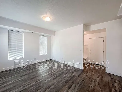 506 W 2200 N Photo 1