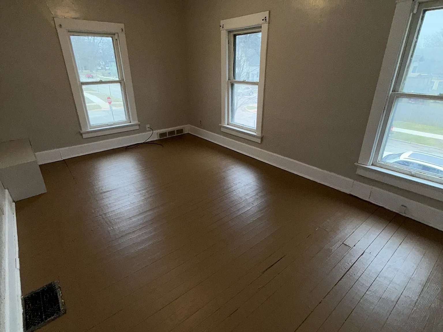 303 1/2 Harrison Street - 1 — Photo 2