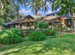 1412 Sycamore Ln, Northbrook, IL 60062