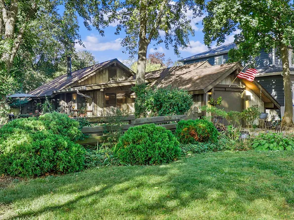 1412 Sycamore Ln, Northbrook, IL 60062