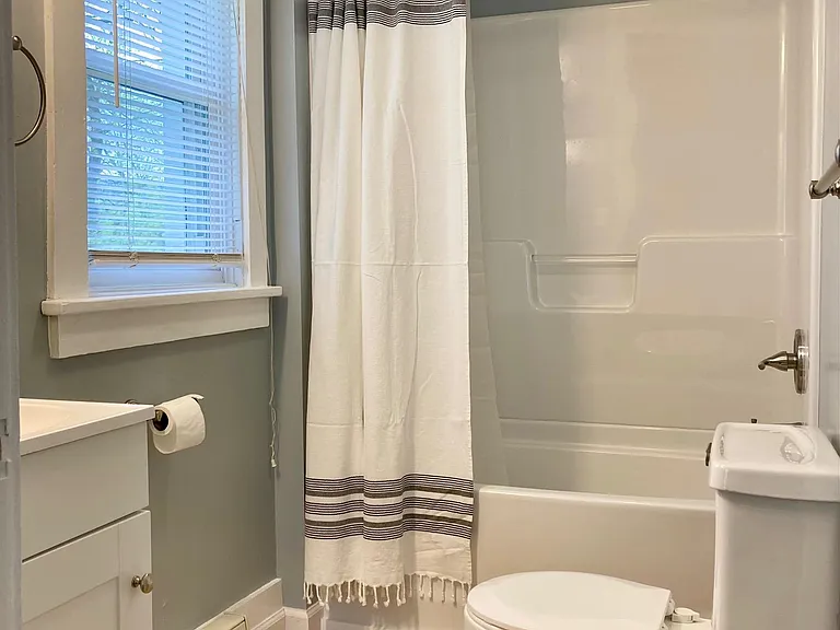 412 Main St #3 — Photo 6