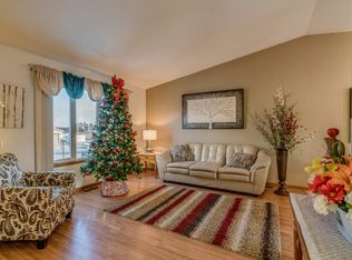 2508 Berkshire Dr, Bismarck, ND 58503