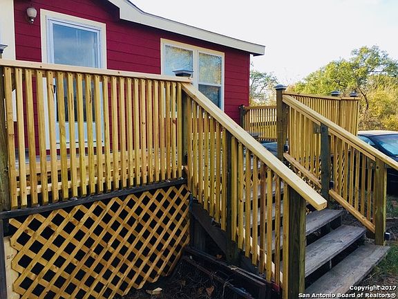 2nd image of 1425 River Oaks Dr