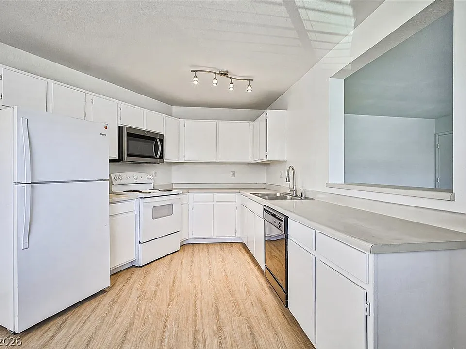 5091 Pioneer Ave #201