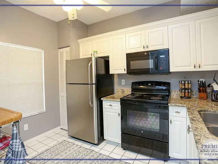 1044 Woodshire Ln #B203 — Photo 10