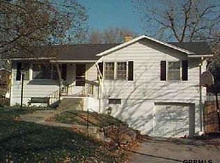 811 N Main St, Fort Calhoun, NE 68023