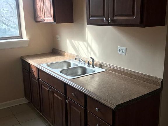 3rd image of 4234 S Michigan Ave APT 1N
