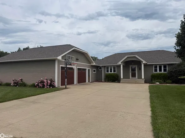 112 Des Moines St, Keosauqua, IA 52565