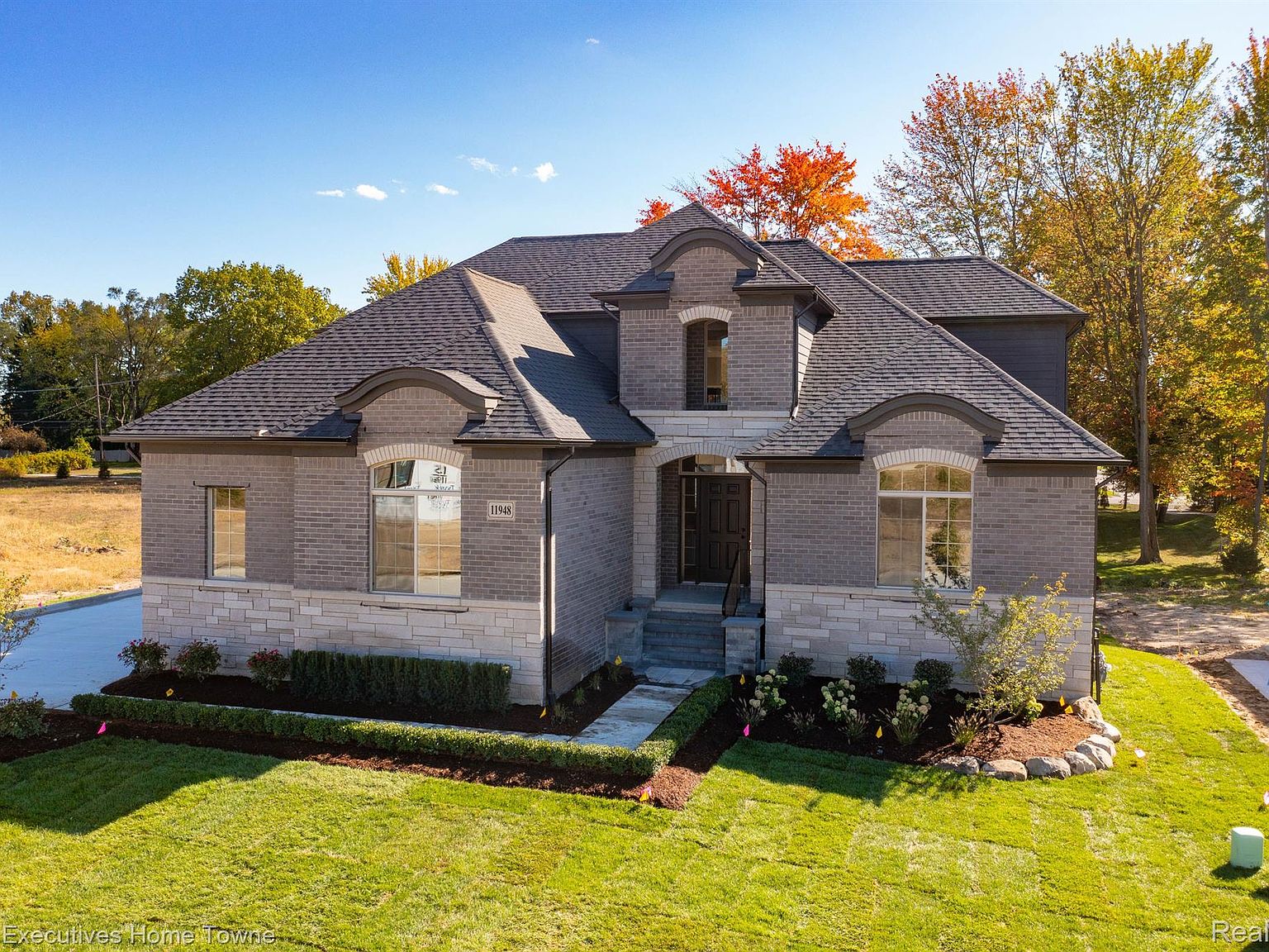 11948 Encore Ct, Utica, MI 48315 [Price Cut $70,000] | Zillow