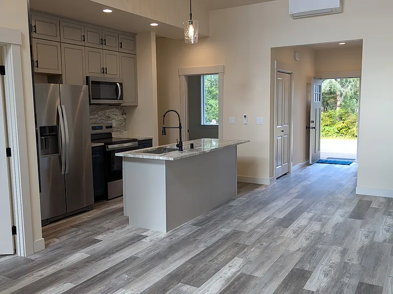 563 Sunset Ave NE — Photo 5
