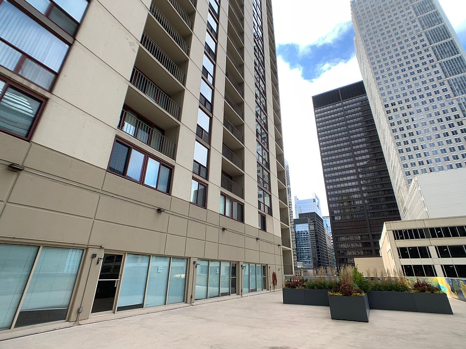 1st image of 200 N Dearborn St Unit 1001