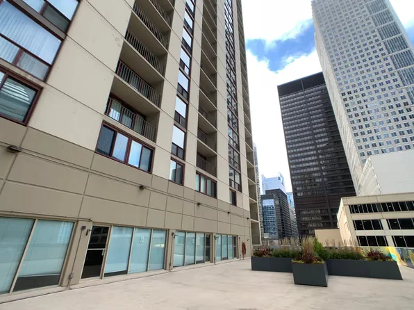 200 N Dearborn St Unit 1001, Chicago, IL 60601