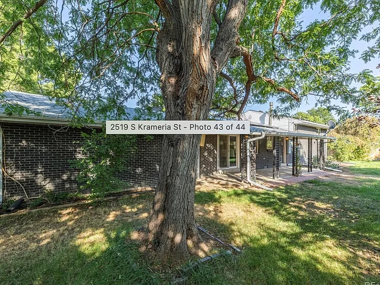 2519 S Krameria St — Photo 11