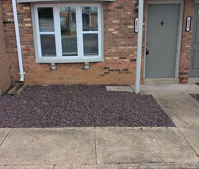 12 Holly Ct #C — Photo 2