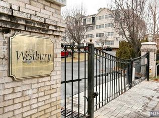 131 Clinton Pl APT 107, Hackensack, NJ 07601