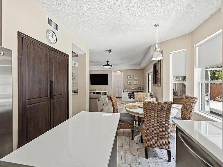 15073 Oak Chase Ct — Photo 12