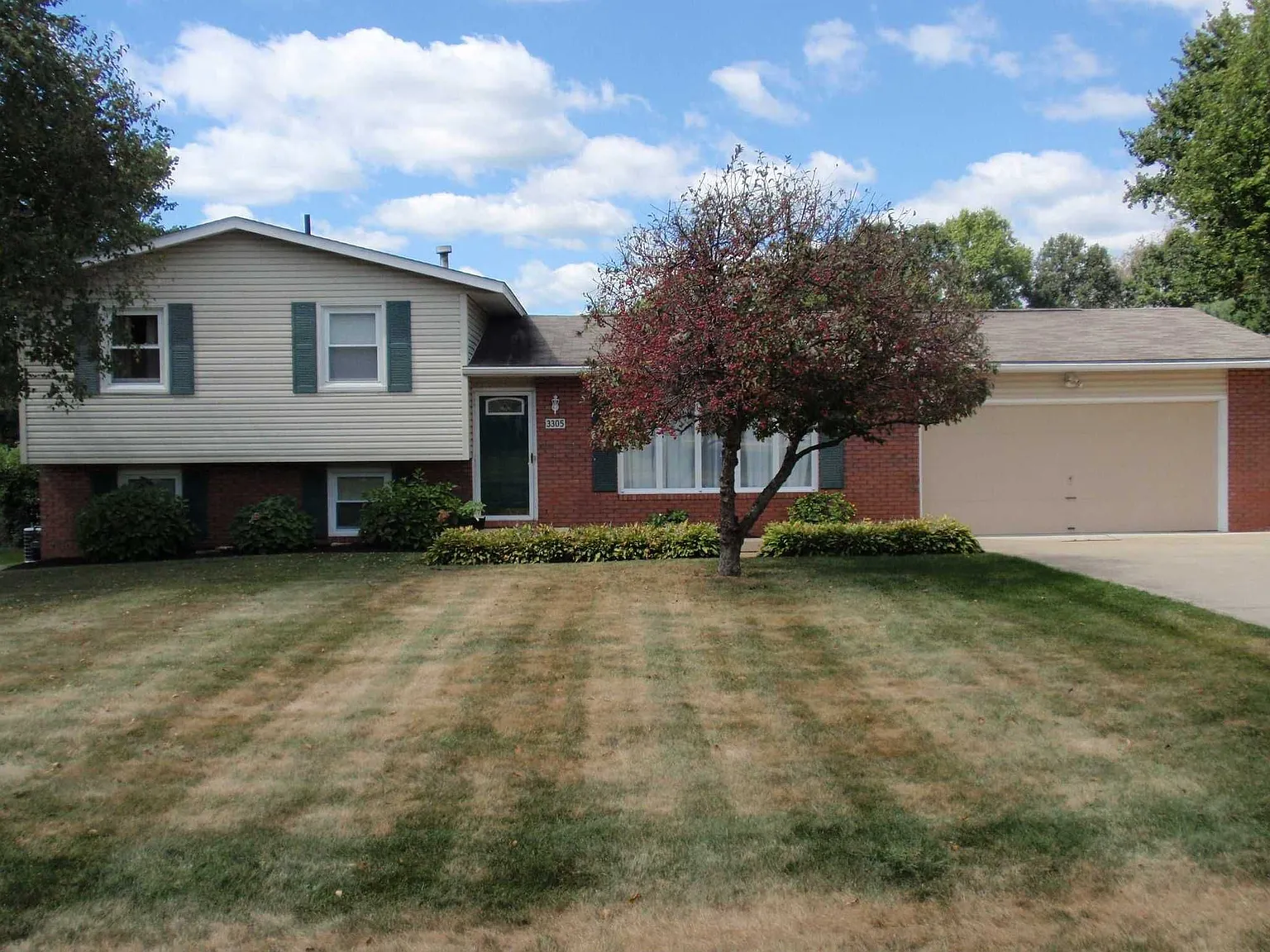 3305 Woodington Ave SW photo 1