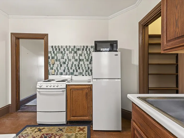 31 Franklin St #B — Photo 23