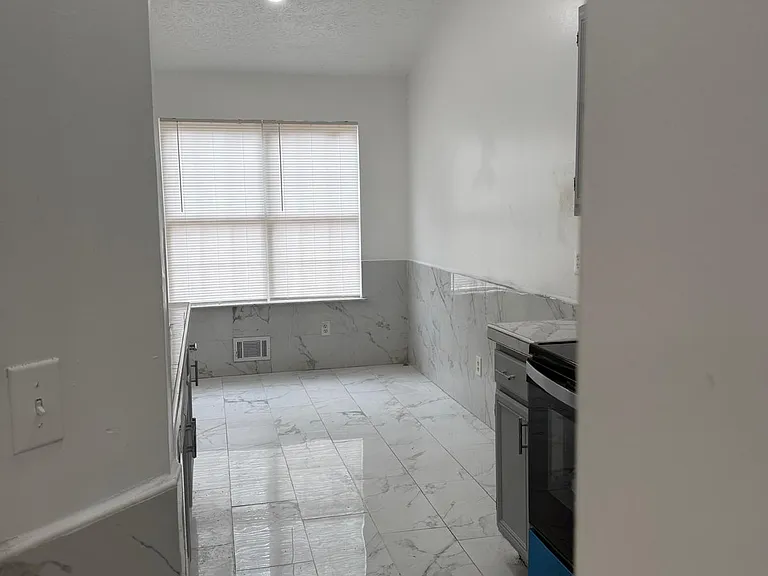750 Windemere Oak Way NW — Photo 13