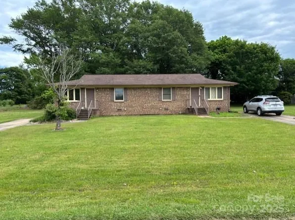 923/929 Pleasant Dr, Shelby, NC 28152