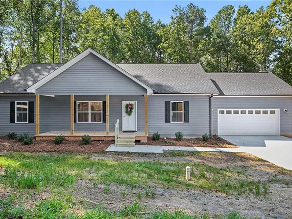 406 Grant St, Yadkinville, NC 27055