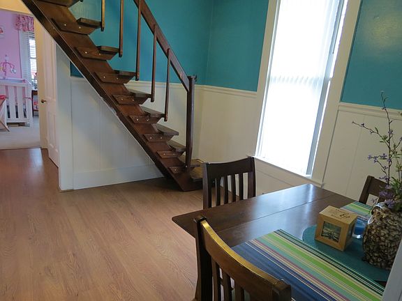 Office or Breakfast Nook