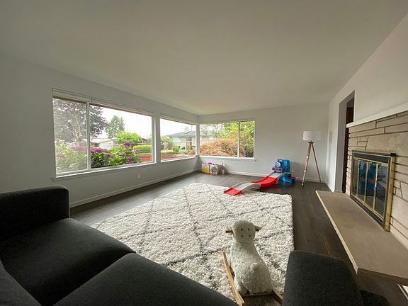 Top Floor Living Room