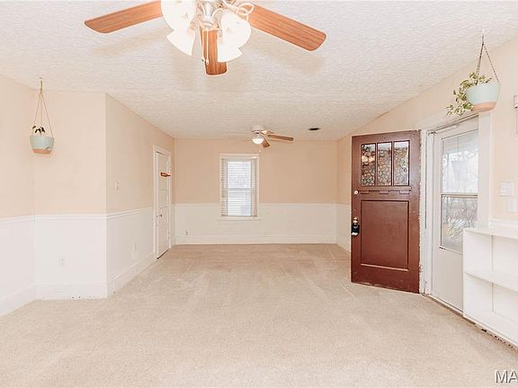 5th image of 412 W Chestnut St