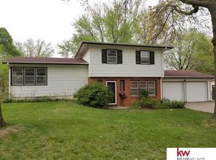 9616 Binney St, Omaha, NE 68134