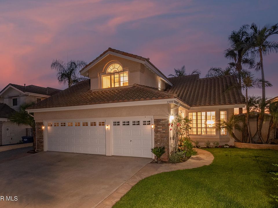 1st image of 1295 La Culebra Cir