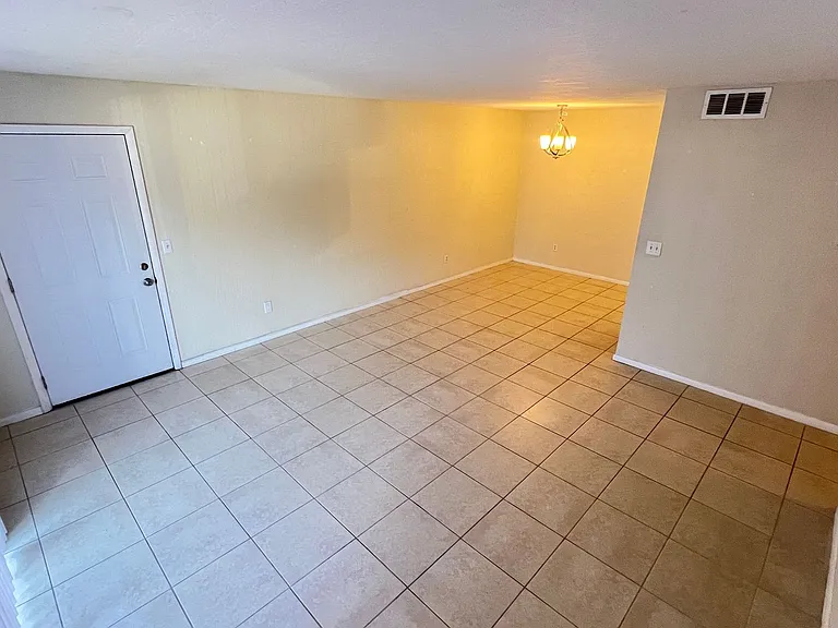 2130 Forest Knoll Dr NE #108 — Photo 5