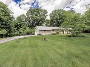25 Hemlock Ln, Moreland Hills, OH