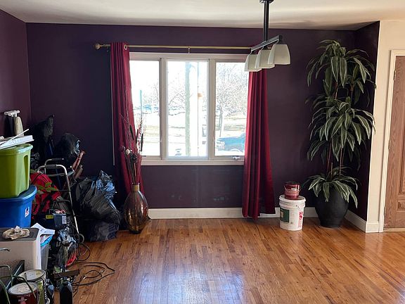 2nd image of 506 New Dorp Ln