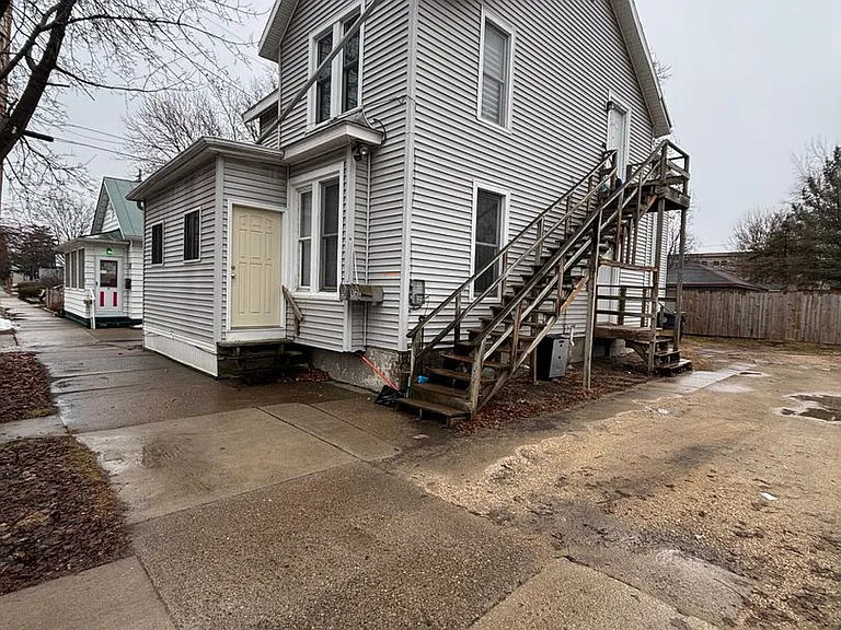 810 Cameron Ave — Photo 16