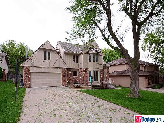 3rd image of 16338 Oak Cir