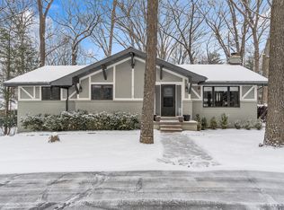 9315 Forest Edge Dr, South Lyon, MI