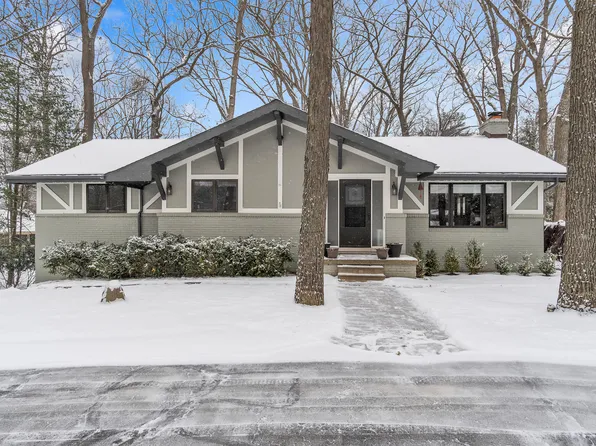 9315 Forest Edge Dr, South Lyon, MI 48178